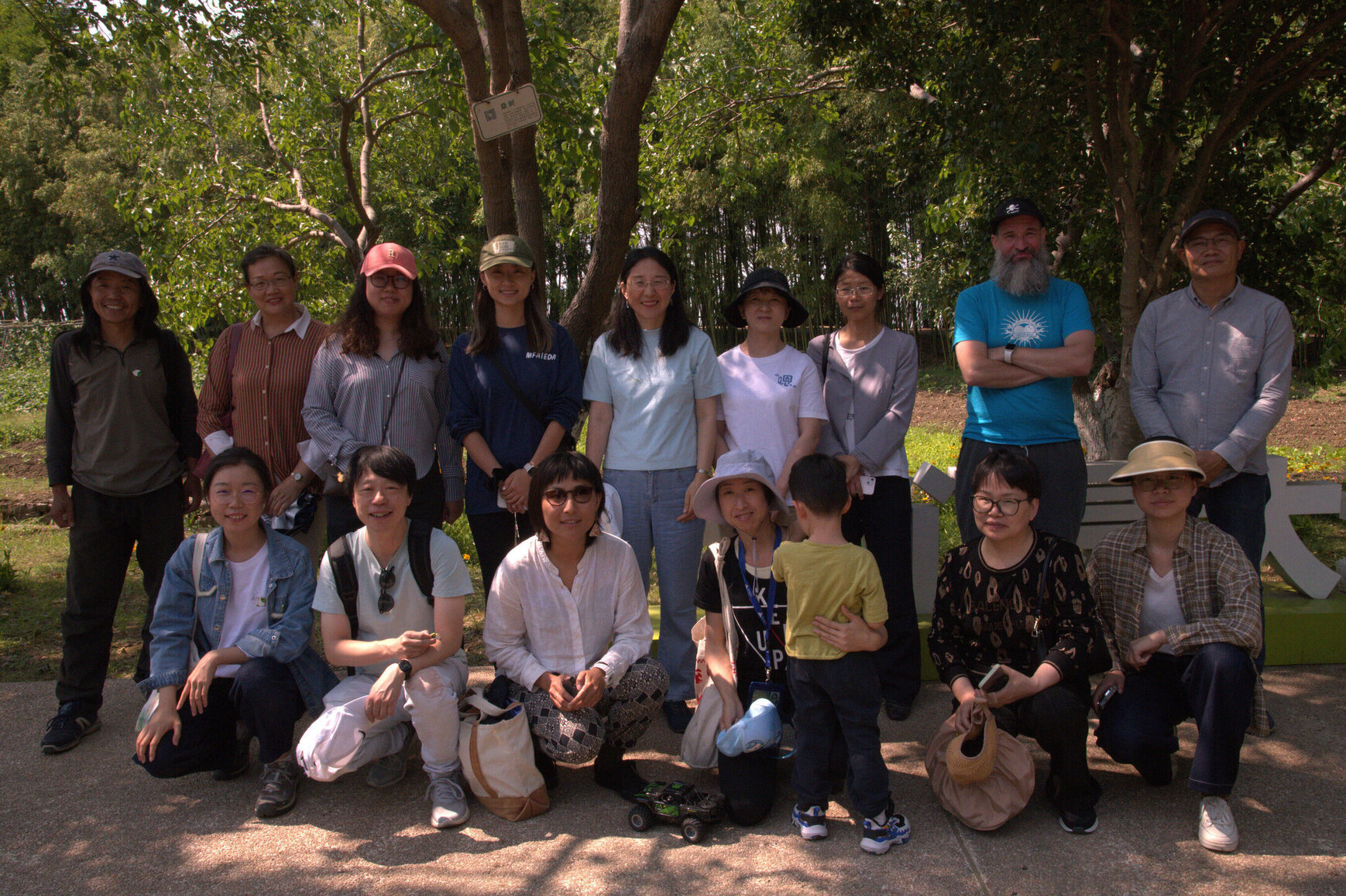 Group photo from our trip to Yuefeng Island Organic Farm